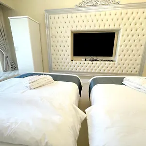 Хостел Royal Beach Residences, Дубай